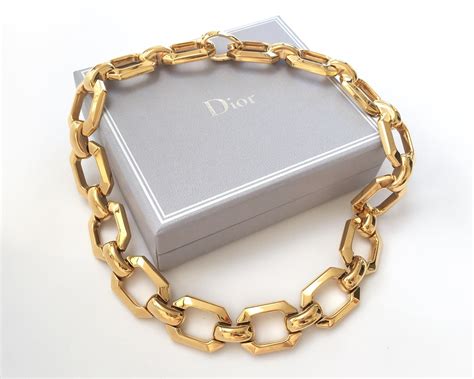 christian dior chain necklace.